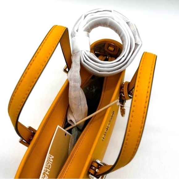 Michael Kors Jet Set Travel Extra-Small Top Zip Tote Bag
Jasmine Yellow - Picture 9 of 10
